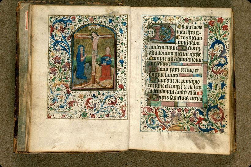 Heures - Christ en croix entre Marie et Jean_1