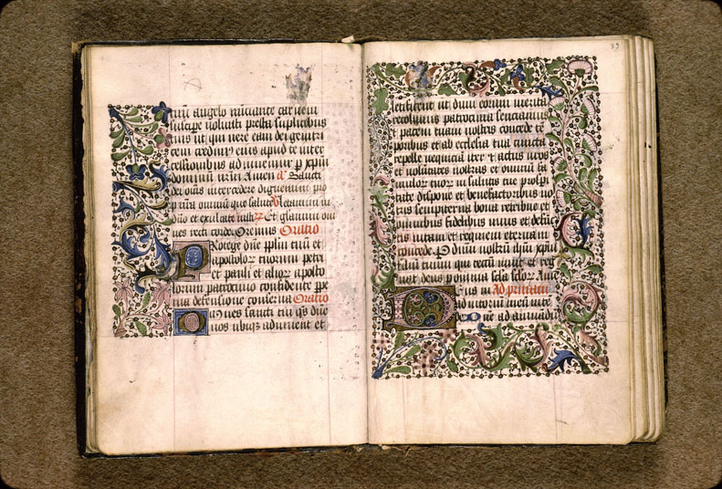 Heures - Pages décorées