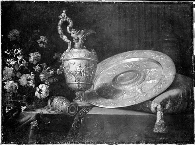 Nature morte avec fleurs et orfèvrerie_0