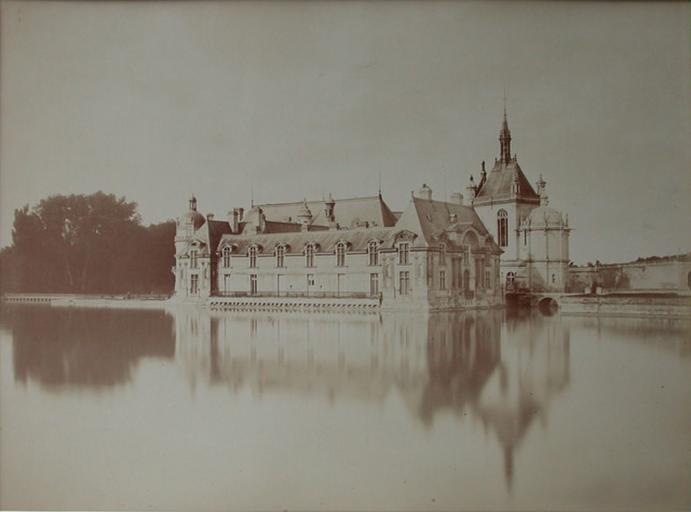 Le château de Chantilly. 1885. 32, A Chalot, 1885