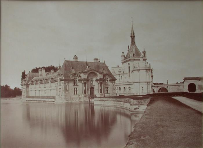Le château de Chantilly. 1885 : le pavillon Jean Bullant. 80, A Chalot, 1885