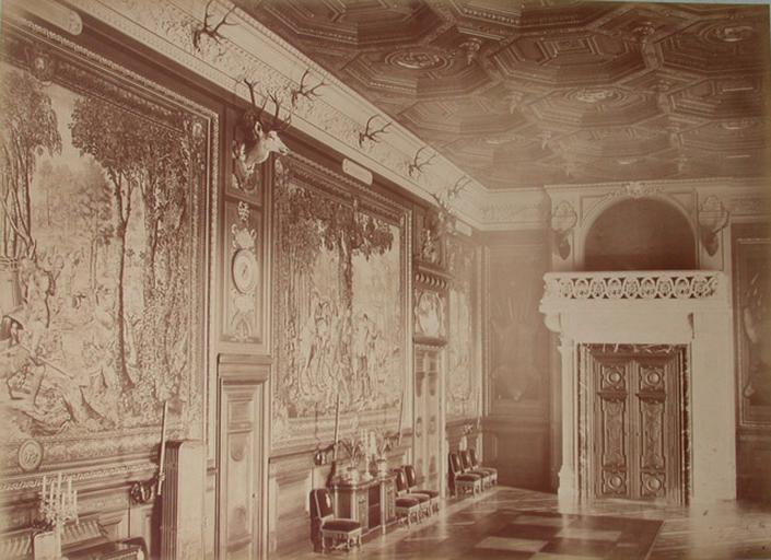 Chantilly : la Galerie des Cerfs et la tribune. 1885. 73, A Chalot, 1885