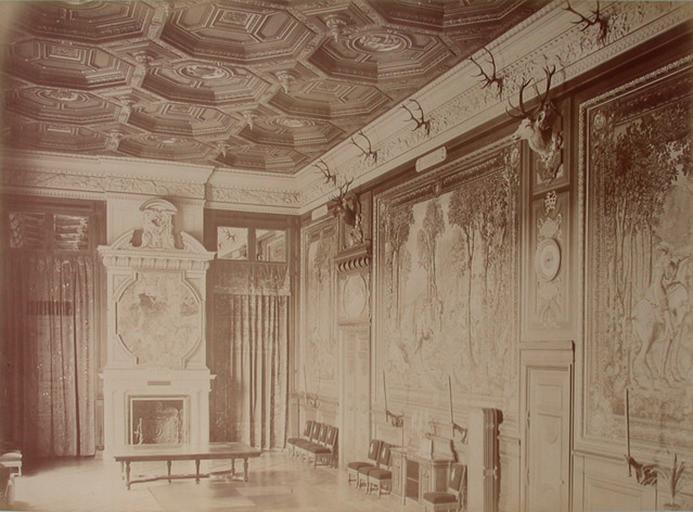 Chantilly : la Galerie des Cerfs et la cheminée. 1885. 74, A Chalot, 1885
