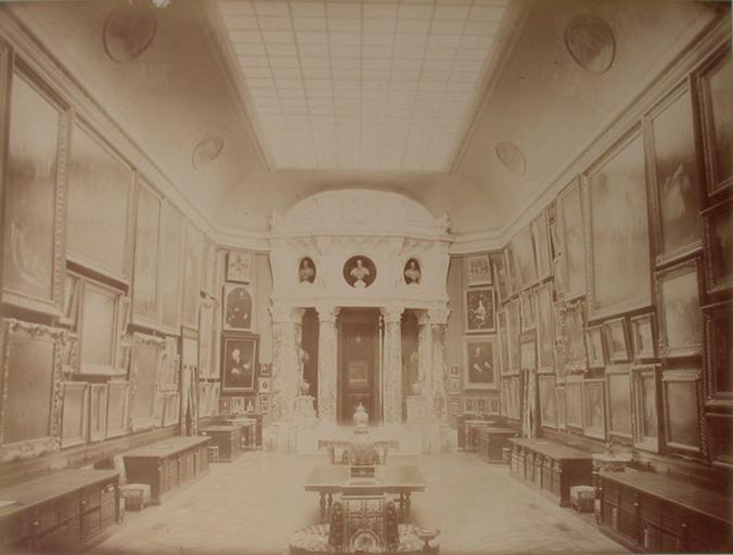 Chantilly : la Galerie de peinture vue du côté de la Rotonde. 1885. 37, A Chalot, 1885