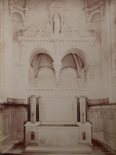 Chantilly : l'intérieur de la chapelle et l'autel. 1885. 36, A Chalot, 1885