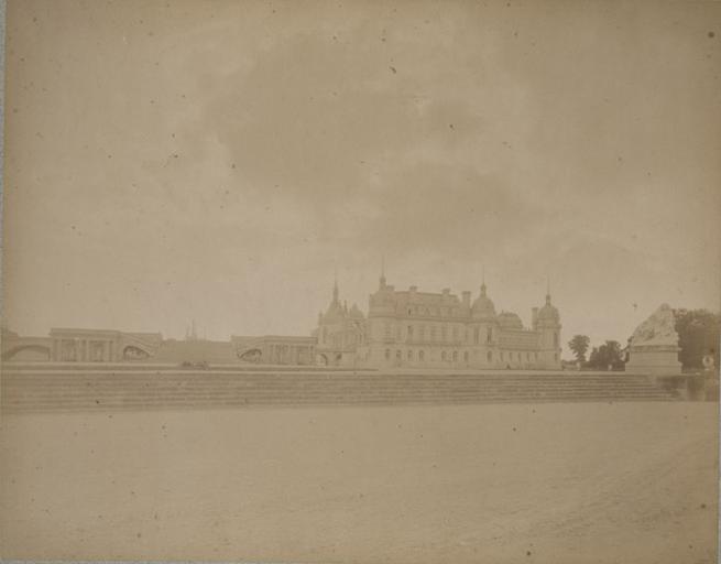 Chantilly, le château et le Grand Degré. 16, A Chalot, 1885