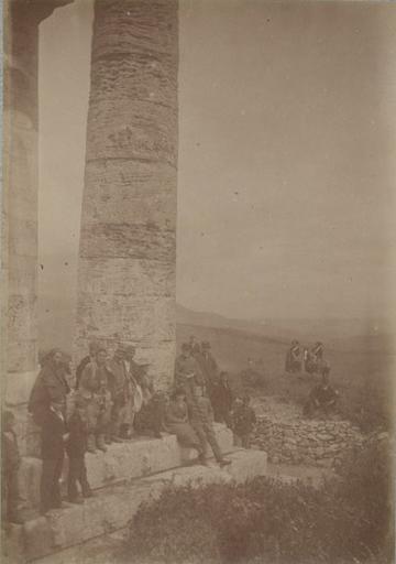 Solunto (Sicile) 15 avril 1885 : déjeuner dans les ruines_0