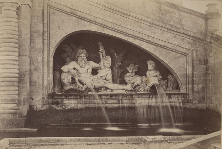 [Chantilly : Statue de fleuve au grand Degré]_0