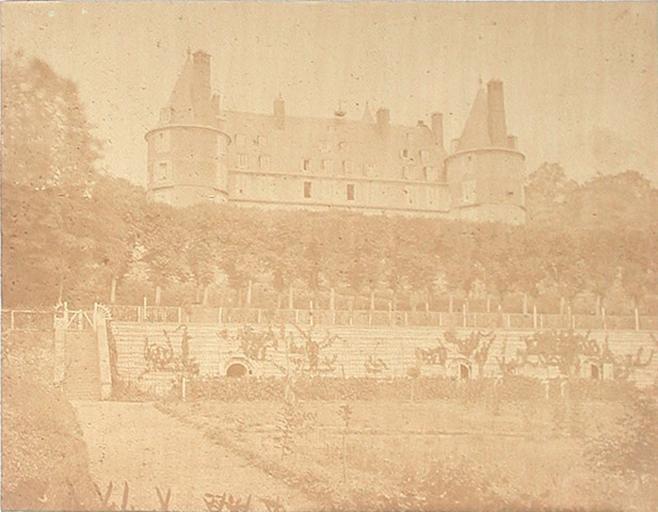 Randan. Château vu des jardins_0