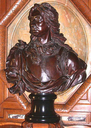 Buste de Louis II de Bourbon, prince de Condé, en buste, cuirassé_0