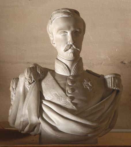 Buste de Henri d'Orléans, duc d'Aumale (1822-1897) portant la Légion d'honneur, en uniforme_0