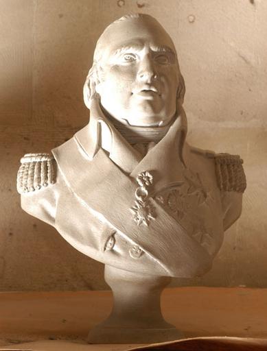 Buste de Louis XVIII (1755-1824) portant la Légion d'honneur, le Saint-Esprit et l'Ordre de Malte_0