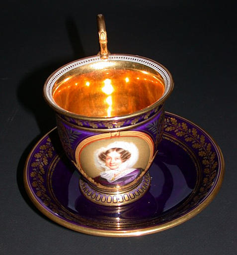 Tasse (à anse, ovoïde), soucoupe_0