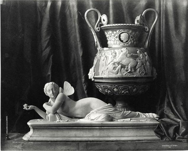 Vases de Sèvres à décor mythologique et une des quatre figures couchées modèle Klagmann.1853.1855, Louis Rémy Robert, 1855