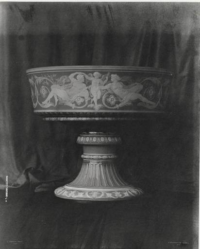 Vase de Sèvres : coupe de Pise No112 ou 116.1855, Louis Rémy Robert, 1855