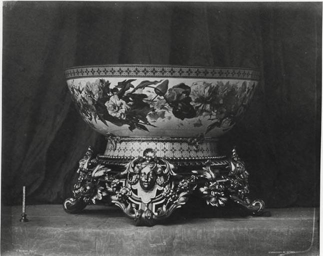 Vase de Sèvres : Jatte chinoise (INV No 108 2).1855, Louis Rémy Robert, 1855