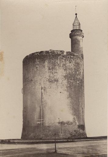 Aigues-Mortes et ses environs : Tour de Constance_0