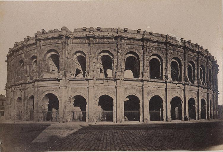 Nîmes et ses environs : Amphithéatre extérieur_0