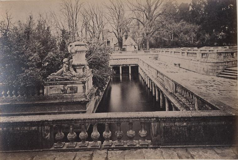 Nîmes et ses environs : Le Nymphoeum_0