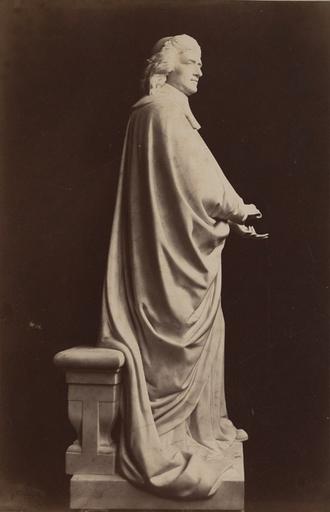 Reproduction d'une sculpture du parc de Chantilly, Bossuet_0