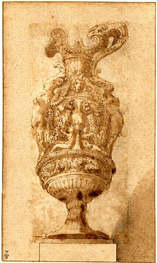 Aiguière à l'anse décorée d'une tête d'aigle et à la pense ornée de sphinges tenant des guirlandes et de femmes nues placées de part et d'autre d'un motif de vase_0