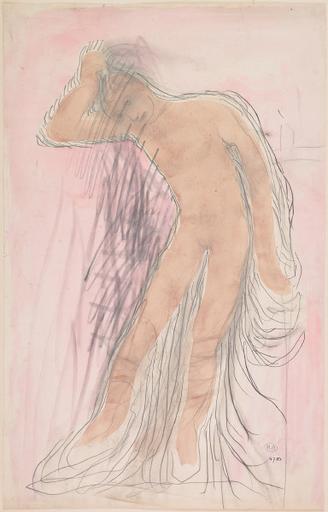 FEMME NUE ENTOUREE DE DRAPERIES ET MAINTENANT SES CHEVEUX D'UNE MAIN_0