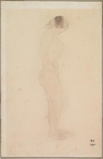 FEMME NUE DEBOUT DE PROFIL ET LES MAINS AUX HANCHES_0