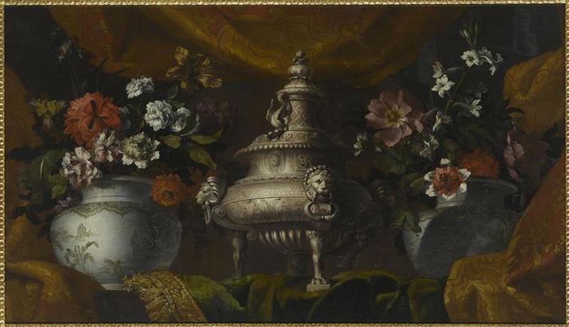 VASES DE FLEURS ET CASSOLETTE_0