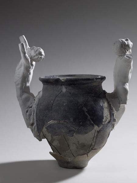 ASSEMBLAGE : DEUX TORSES MASCULINS SERVANT D'ANSES A UN VASE_3