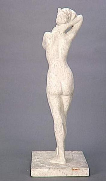 FEMME NUE DEBOUT LE BRAS DROIT DERRIERE LA TETE_3