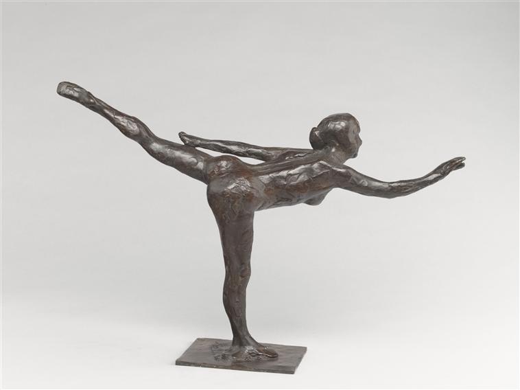 DANSEUSE ARABESQUE SUR LA JAMBE DROITE, BRAS GAUCHE DANS LA LIGNE_1