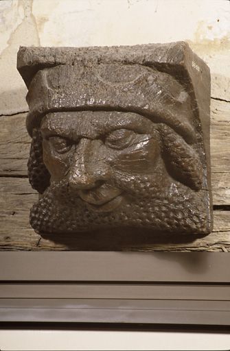 CORBEAU DE POUTRE : TETE D'HOMME BARBU RIANT_0
