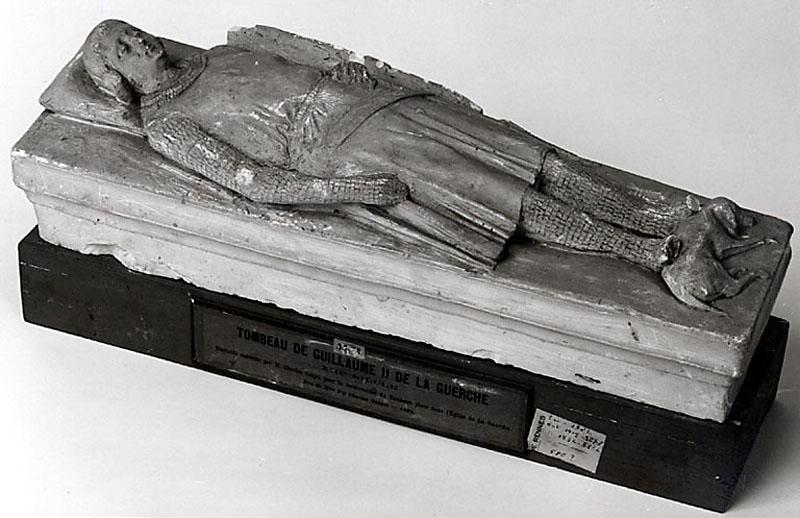 TOMBEAU DE GUILLAUME II DE LA GUERCHE (?-1223)_0