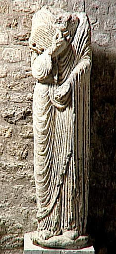 STATUE-COLONNE ACEPHALE : ROI DAVID (?)_0