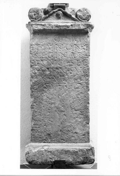 Autel dédié à Jupiter et Junon_1