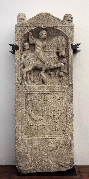 Monument funéraire du cavalier Comnisca_0