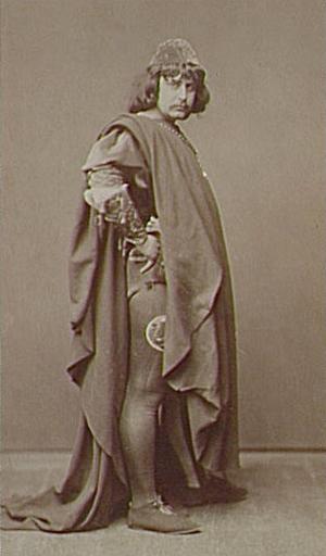 Portrait de Bruno Piglhein en costume Renaissance_0