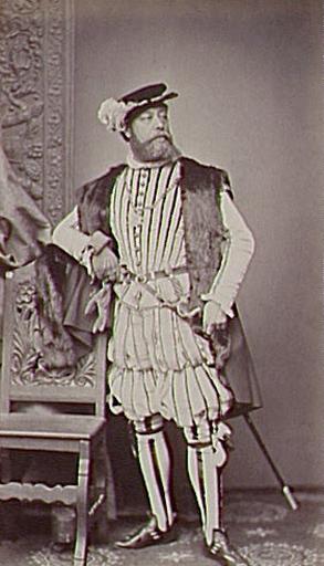 Portrait d'un homme en costume Renaissance_0