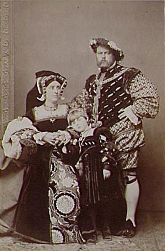 Portrait de Rudolf Seitz, de sa femme et d'un enfant en costume Renaissance_0