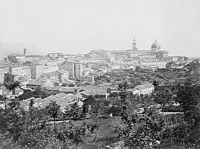 Loreto, vue du village_0