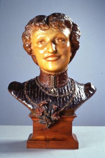 Portrait de Sarah Bernhardt en buste_0