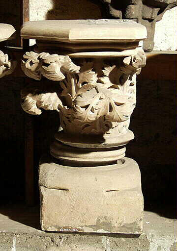 Chapiteau à feuillage_0