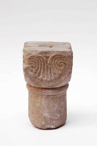 Colonnette, chapiteau (cubique)_0