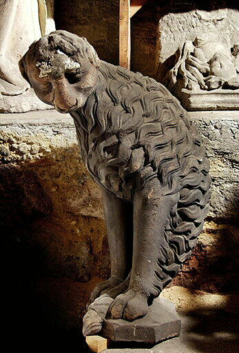 Monstre bipède à tête de lion_0