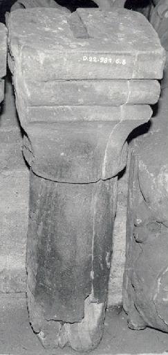 Colonne avec chapiteau_0
