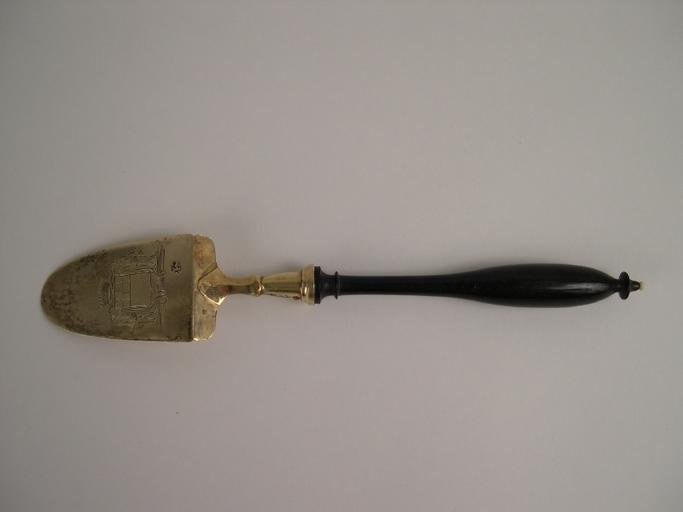 Pelle de service_0