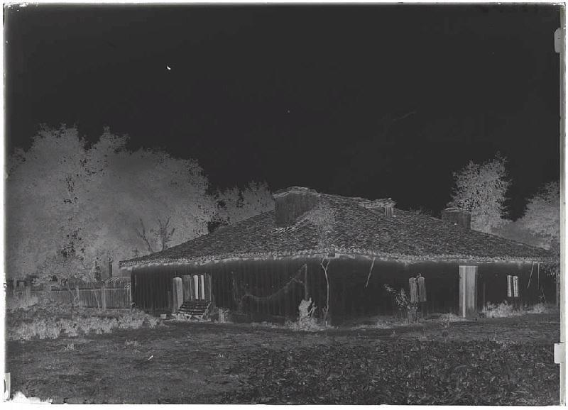 Maison à l'entrée du bourg de Trensacq (Landes) (Titre attribué)_1