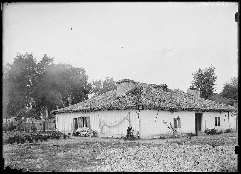 Maison à l'entrée du bourg de Trensacq (Landes) (Titre attribué)_0