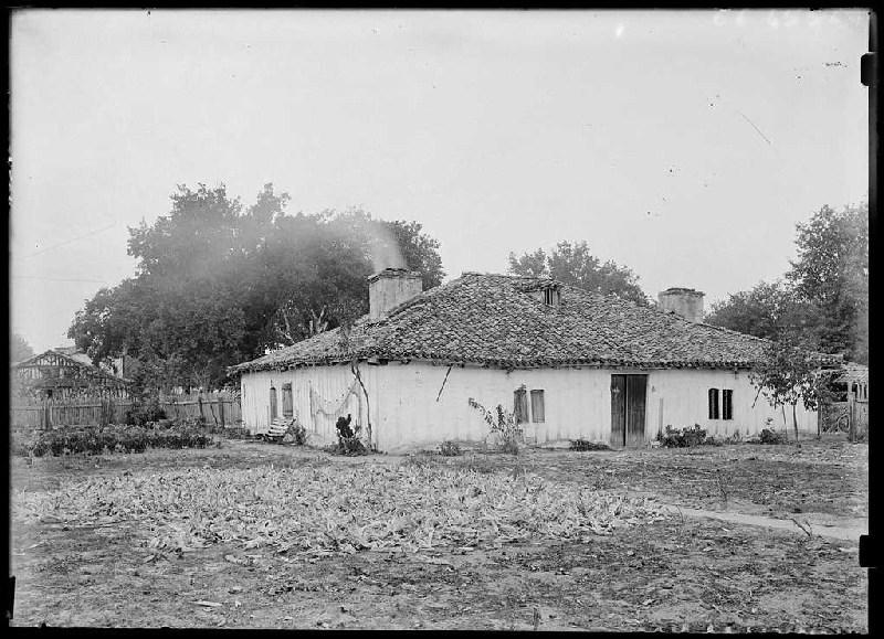 Maison à l'entrée du bourg de Trensacq (Landes) (Titre attribué)_0