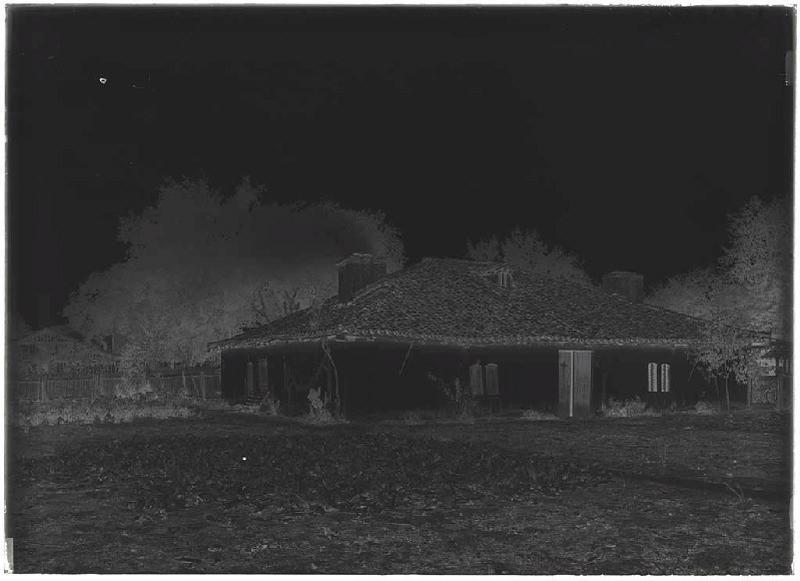 Maison à l'entrée du bourg de Trensacq (Landes) (Titre attribué)_1